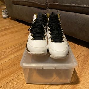 Jordan 9 retro statue